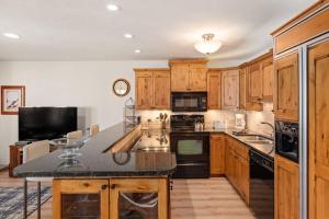 Shadowbrook 205