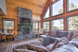 Longview Lodge with Furnished Deck and Fire Pit! - Alton