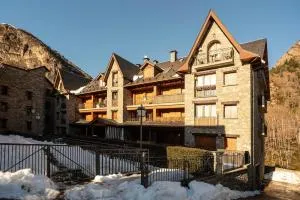 Casa Honoria amplio, con vistas y parking - Arafita Apartamentos - Лануса