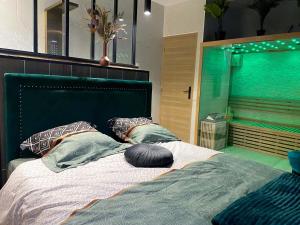 Appartements Capsule Egypte - Jacuzzi - Sauna - Billard - Netflix & Home cinema - Nintendo switch & jeu - : photos des chambres