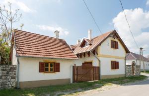 Farmhouse in Köveskál (Balatonfelvidék) for 6 persons