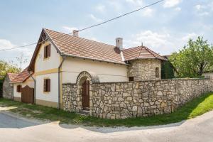 Farmhouse in Köveskál (Balatonfelvidék) for 6 persons
