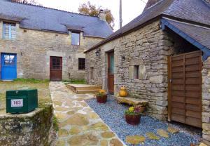 Gîte Youna - Nature et charme breton entre Lizio et Josselin