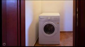 AIRPORT-TAXI-POOL- GARDEN-AIRCOND-WIFI-WASH MACHiNE