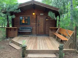 Honeybear Hideaway Cabin - Little Round Lake