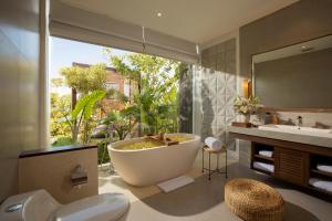 Villa hướng vườn (Garden View Villa)