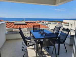 Mermaid Luxury apartment with pool and sea view 