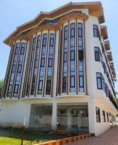 Hotel Zoon Dabb Srinagar airport kashmir - Гульмарг