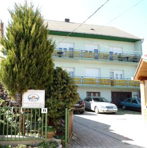 Pensionas K&aacute;roly Vend&eacute;gh&aacute;z Hevizas Vengrija