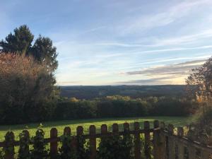 Maisons de vacances La Vieille Ferme: superbe complexe de 3 gites en pierre avec Piscine au coeur du Perigord Noir : photos des chambres