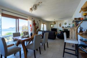 Maisons de vacances Logement de charme avec piscine privative : photos des chambres