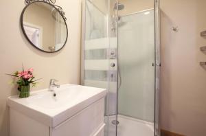 Centric Apartment El Molino Theater p1