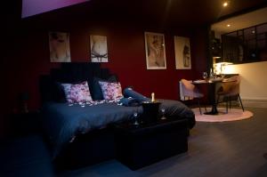 Appartements PARENTHESE LOVE - Amour & Tentation Suite Balneo SPA Proche Orly-Paris : photos des chambres