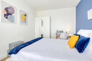 Appartements Bee Home Metro 7 + RER C + Easy Check-in + Parking : photos des chambres
