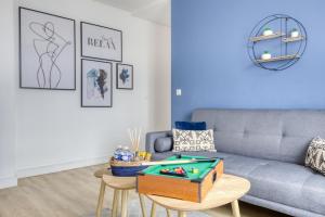 Appartements Bee Home Metro 7 + RER C + Easy Check-in + Parking : photos des chambres