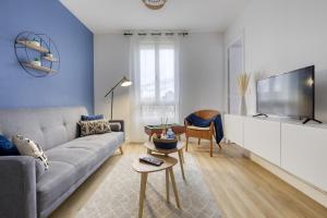 Appartements Bee Home Metro 7 + RER C + Easy Check-in + Parking : photos des chambres