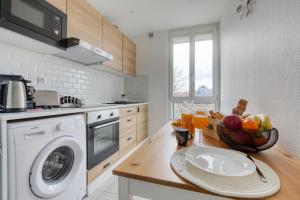 Appartements Bee Home Metro 7 + RER C + Easy Check-in + Parking : photos des chambres