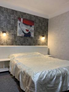 Apartment on staroyevreyska near square