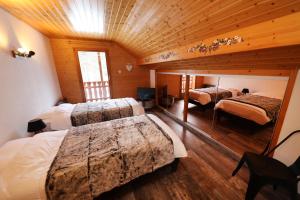 CHALET 6 PERS INDEPENDANT PROCHE CENTRE ET LAC