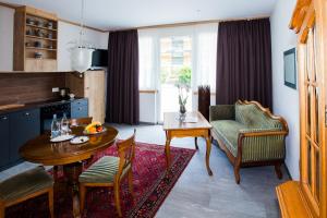 Signature Suite room in Classic Rooms by Carlton-Europe Vintage Adults Hotel