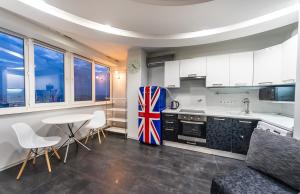 Luxury apartment, Dniprovska embankment26, sokorki