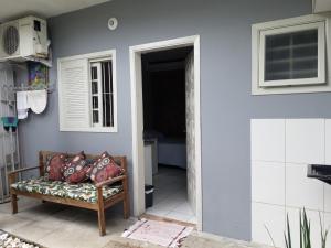 KITNET 02 com ar cond, à 3 min da praia