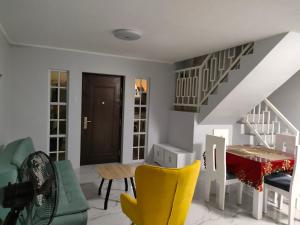 Lucky Swiss Transient House Alaminos - Entire House near Hundred Islands