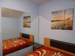 VUKs 5 min from the BEACH Two-Bedroom Apart