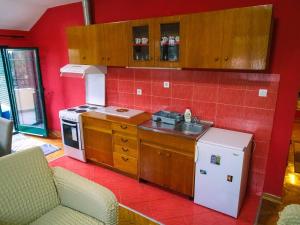 VUKs 5 min from the BEACH Two-Bedroom Apart