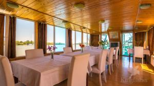 Hotel Plutitor Kingfisher