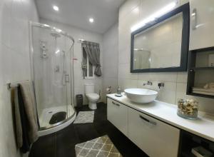 Cozy Rooms - Great Bus Connections - Free Parking