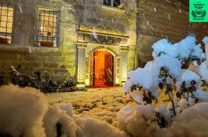 Larissa Cave Hotel