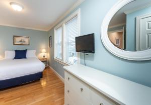 Carriage House at One Long Beach