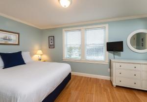 Carriage House at One Long Beach