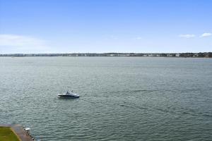 Harbour Island 403L condo