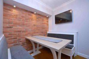 Spacious 3city Apartment with Bathtub in Gdańsk by Noclegi Renters