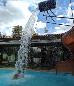 Casa Lot Fechado, Churrasqueira, Piscina, Toboágua, parque para crianças , Internet