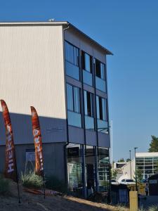 Uusi loma-asunto 4 hengelle hiekkasärkillä