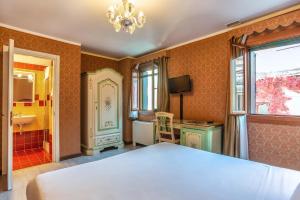 Double Room room in Hotel La Fenice et Des Artistes