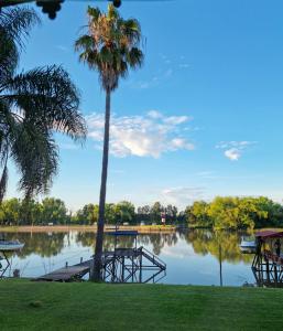 CABAÑAS EN EL DELTA CABAÑA FLOPPY y MORA