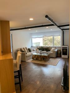 Fantastic brand new apartment in best location just few steps from the ski slope! private parking