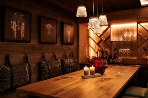 Serviced Luxury Chalet Evi, Ski-in Ski-out