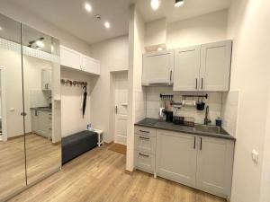 Cozy Home Jekaba Apartment, old town, self check-in