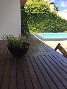 Casa con pileta cochera y quincho 1300m de la playa