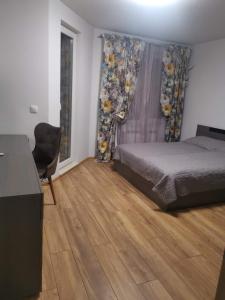new apartment near city center with free parking