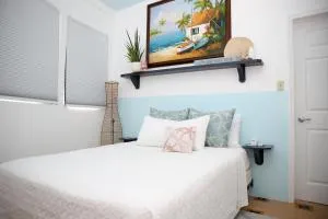 Tangerine Sunsets Castaway by the sea - Minns