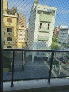 Apto 6 pessoas - Ar e Wi-Fi - praia da Enseada - Guarujá