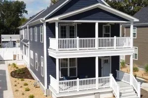 Luxurious Alberta Beach House w/ Historical Detail - 开普查尔斯