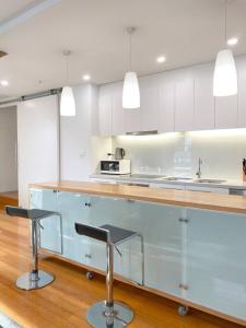 Luxury Hobart Waterfront Apartment with views!