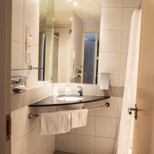 Hotels Holiday Inn Express Marseille Saint Charles, an IHG Hotel : photos des chambres